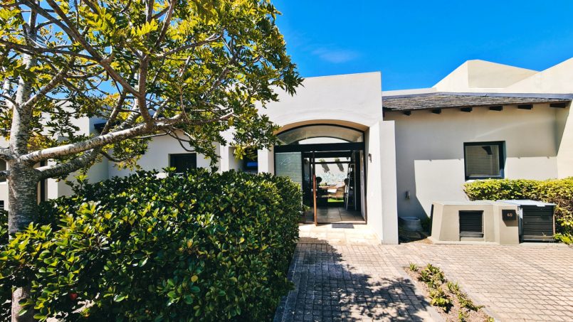 60 On Oubaai Akkommodasie in Heroldsbaai George